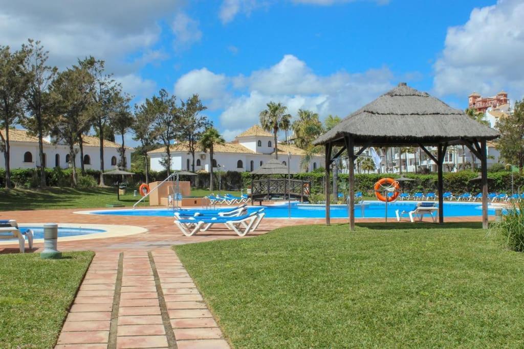 2 Bedrooms Sea And Pool View Apt In Duquesa Golf & Gardens Manilva Castillo de Sabinillas Esterno foto